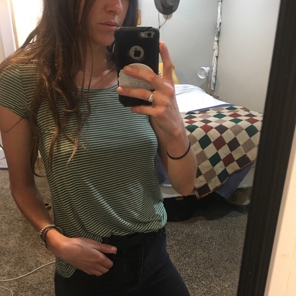 So soft green & white striped tshirt - Picture 4 of 4